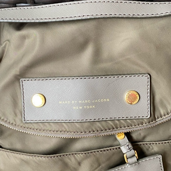 Marc by Marc Jacobs Brown Messenger Bag - Picture 4 of 10